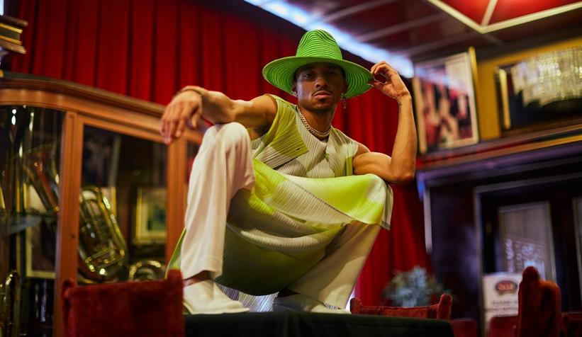 Durand Bernarr's 'Wanderlust': The R&B Singer Explains Why He's "Constantly In A State Of Arriving"